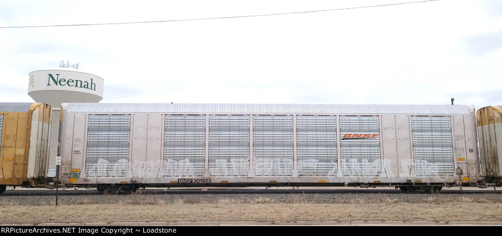 BNSF 301823